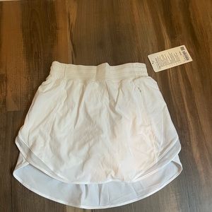 NEW Lululemon Hotty Hot HR Skirt - White Size 4